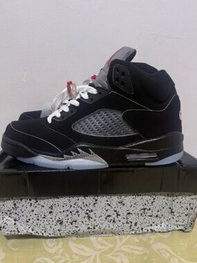 Air Jordan 5 Retro OG “Black Metallic Reimagined”
